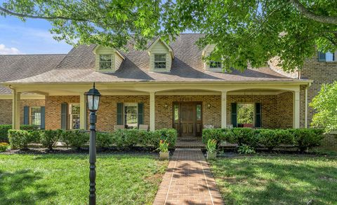 Photo of 4824 Waterside Drive, Lexington, KY 40513 (MLS # 25016788)