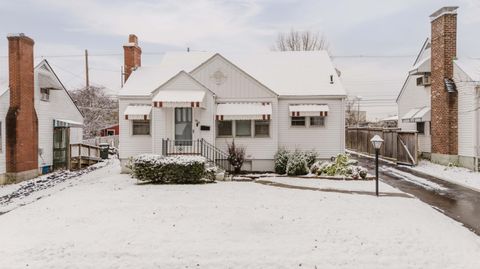 Photo of 916 Meadow Lane, Lexington, KY 40505 (MLS # 25506931)