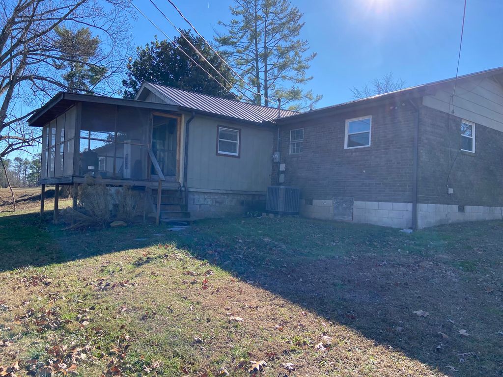 Photo of 182 Fanchester Heights Road, Whitley City, KY 42653 (MLS # 25505277)