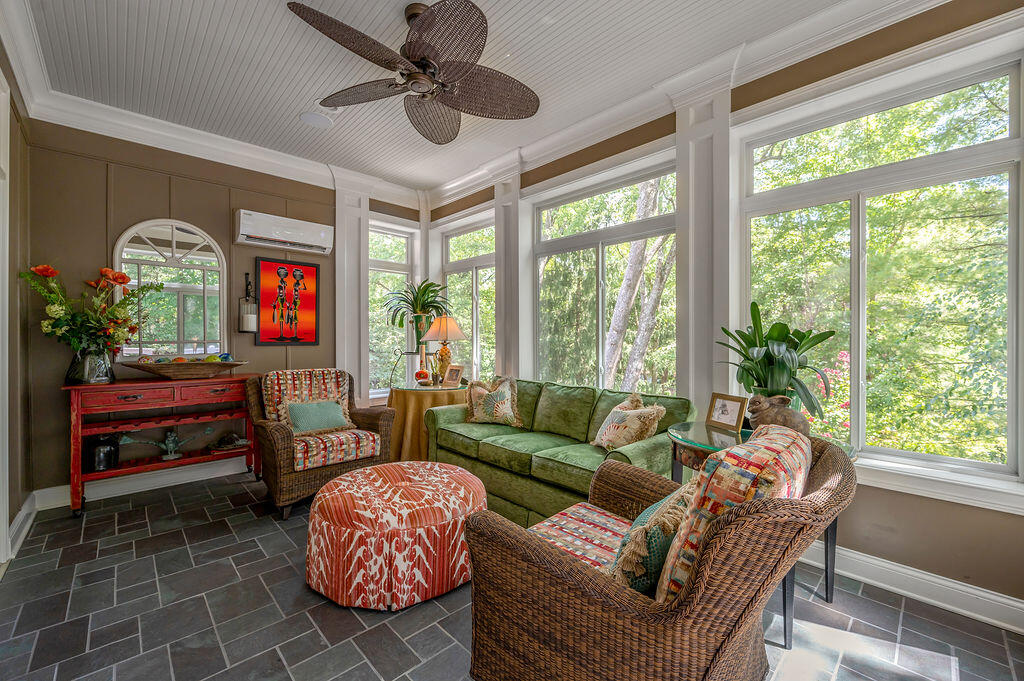 Lexington, Kentucky 40502, United States, 5 Bedrooms Bedrooms, ,5 BathroomsBathrooms,Residential,Active,227366