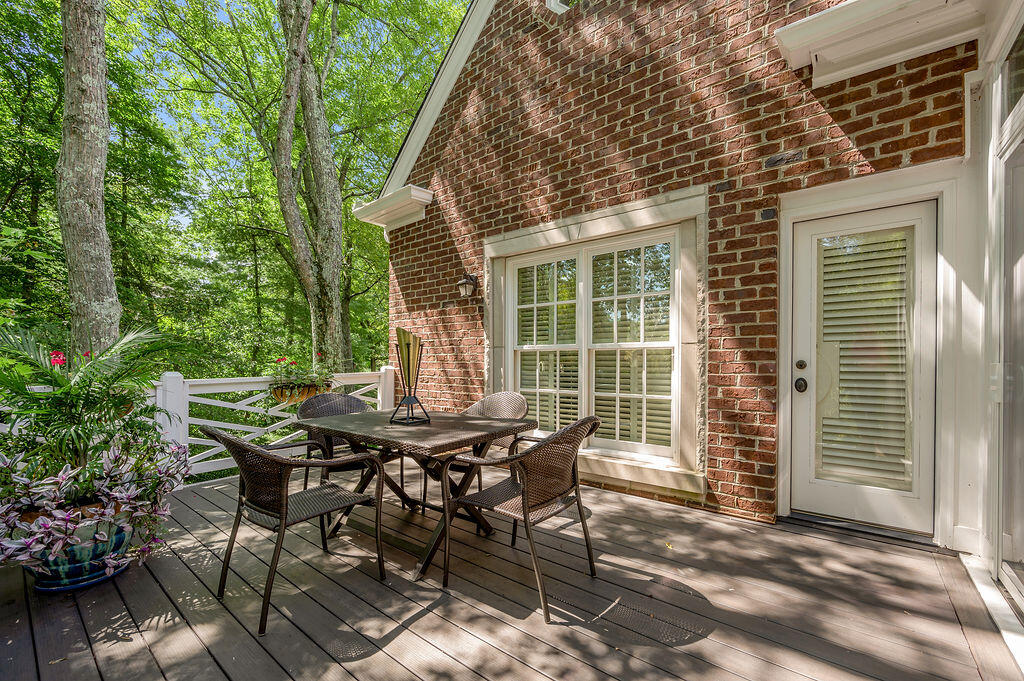 Lexington, Kentucky 40502, United States, 5 Bedrooms Bedrooms, ,5 BathroomsBathrooms,Residential,Active,227366