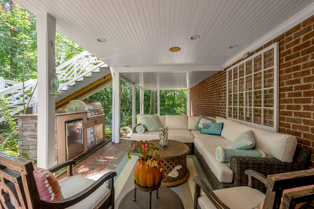 Lexington, Kentucky 40502, United States, 5 Bedrooms Bedrooms, ,5 BathroomsBathrooms,Residential,Active,227366