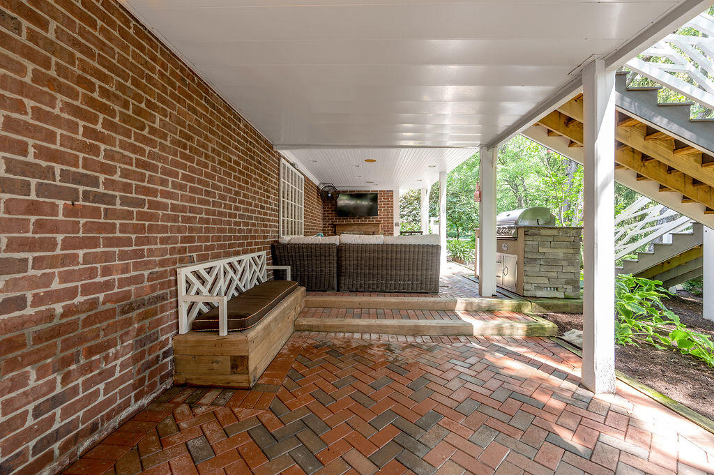 Lexington, Kentucky 40502, United States, 5 Bedrooms Bedrooms, ,5 BathroomsBathrooms,Residential,Active,227366