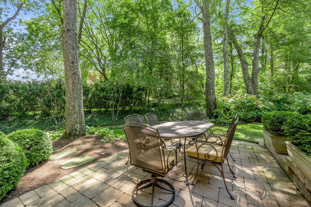 Lexington, Kentucky 40502, United States, 5 Bedrooms Bedrooms, ,5 BathroomsBathrooms,Residential,Active,227366