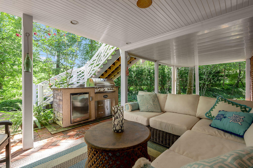 Lexington, Kentucky 40502, United States, 5 Bedrooms Bedrooms, ,5 BathroomsBathrooms,Residential,Active,227366