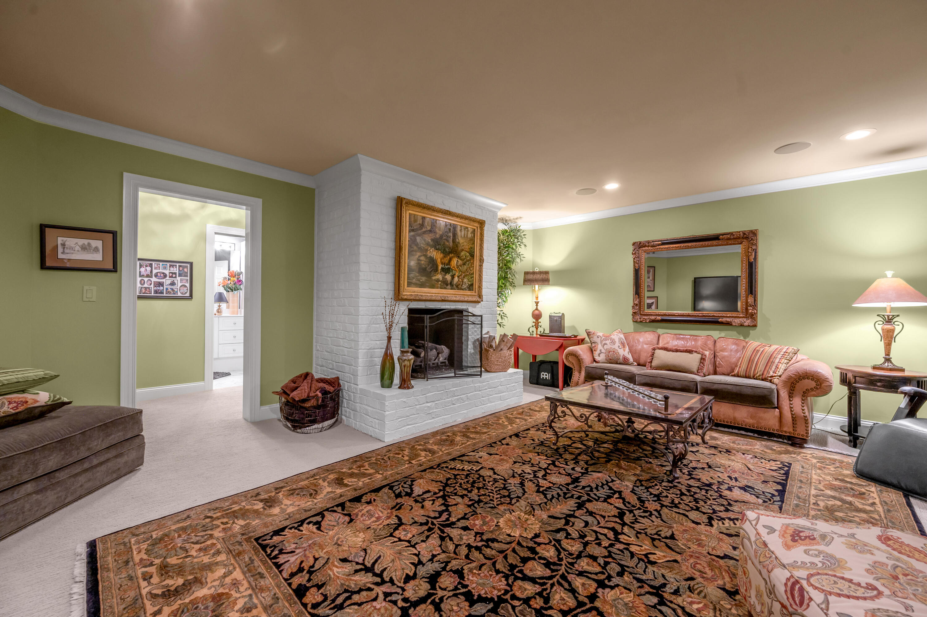 Lexington, Kentucky 40502, United States, 5 Bedrooms Bedrooms, ,5 BathroomsBathrooms,Residential,Active,227366