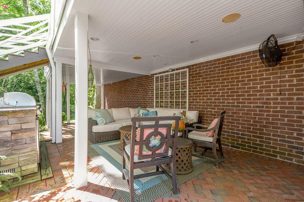 Lexington, Kentucky 40502, United States, 5 Bedrooms Bedrooms, ,5 BathroomsBathrooms,Residential,Active,227366