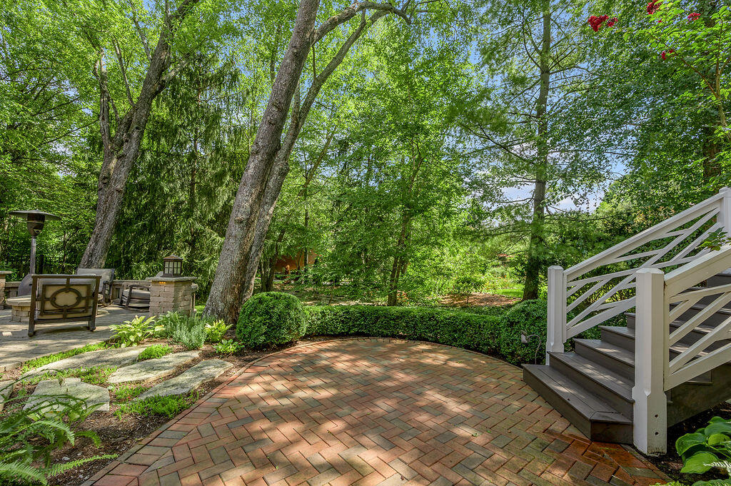 Lexington, Kentucky 40502, United States, 5 Bedrooms Bedrooms, ,5 BathroomsBathrooms,Residential,Active,227366