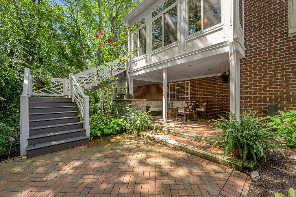 Lexington, Kentucky 40502, United States, 5 Bedrooms Bedrooms, ,5 BathroomsBathrooms,Residential,Active,227366