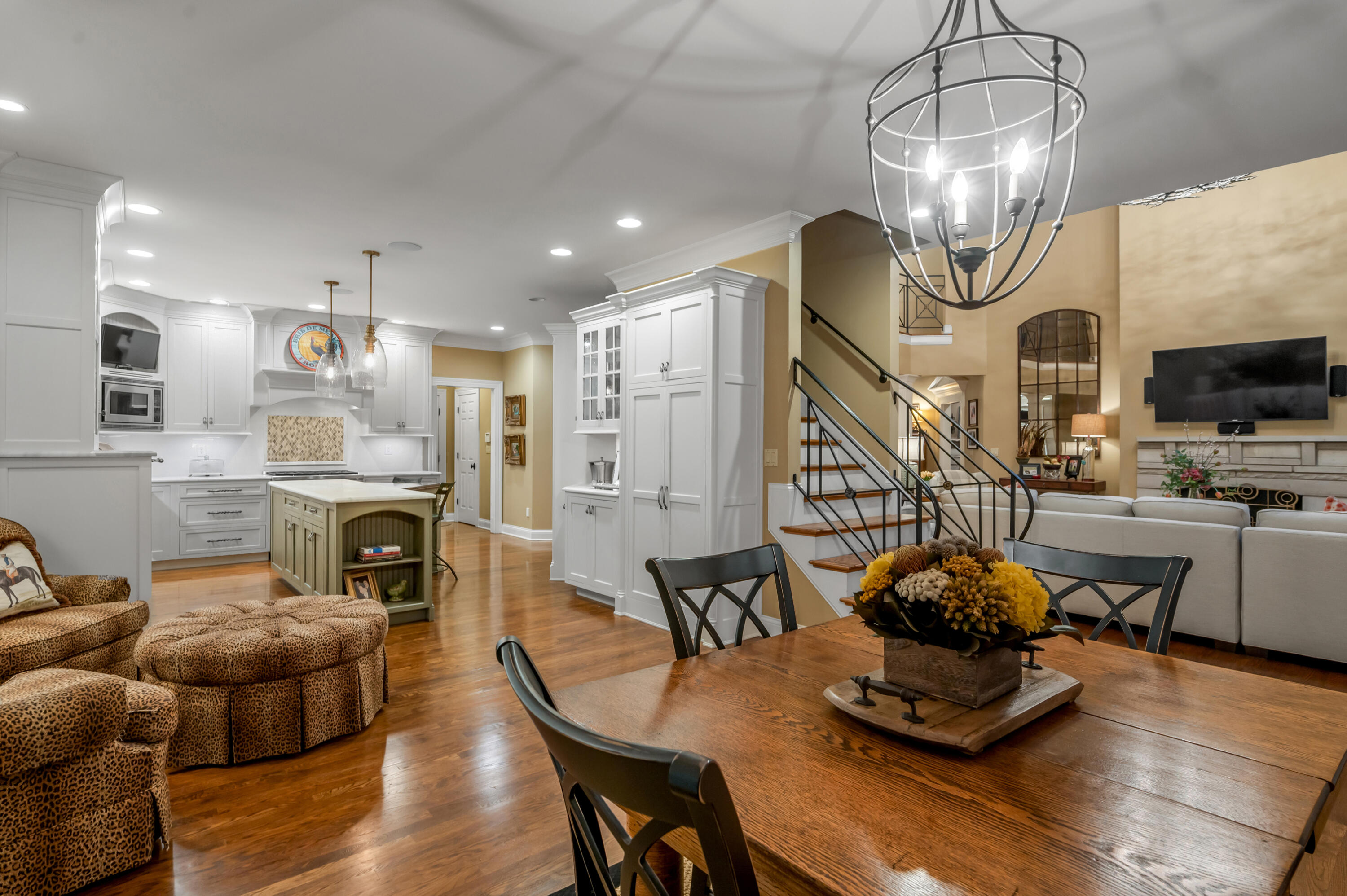 Lexington, Kentucky 40502, United States, 5 Bedrooms Bedrooms, ,5 BathroomsBathrooms,Residential,Active,227366