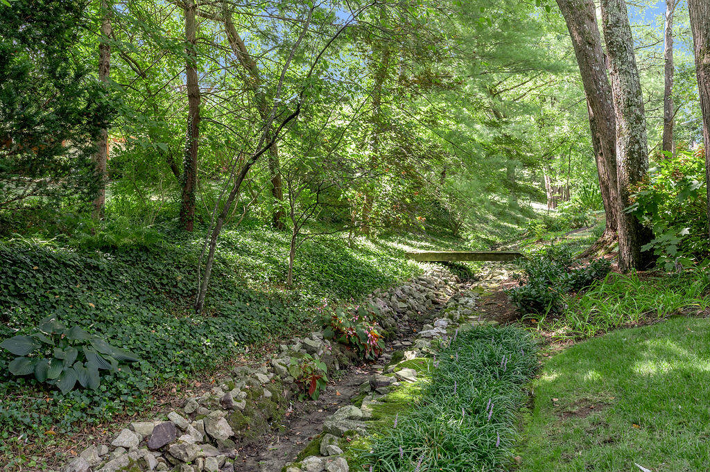 Lexington, Kentucky 40502, United States, 5 Bedrooms Bedrooms, ,5 BathroomsBathrooms,Residential,Active,227366