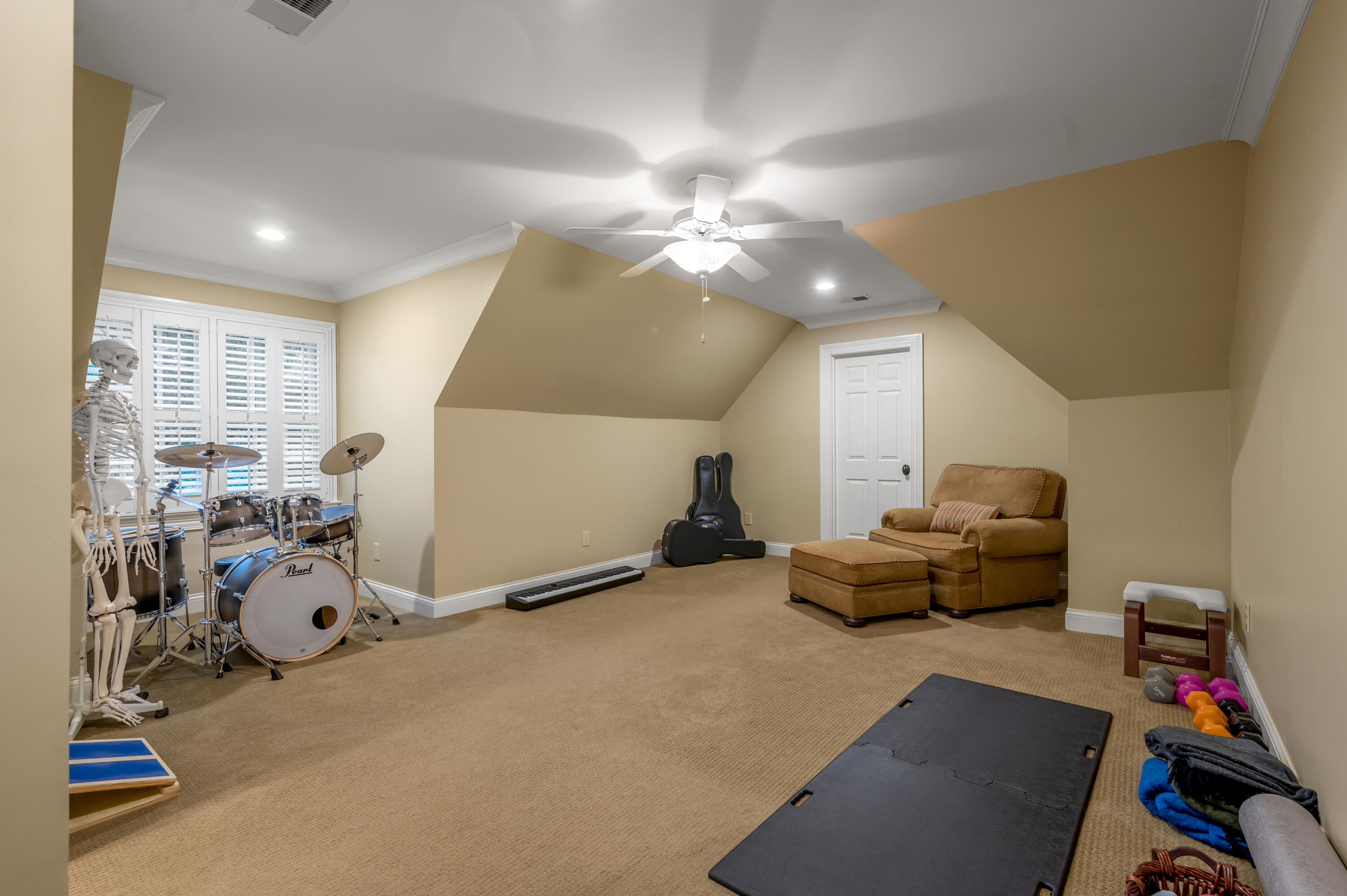 Lexington, Kentucky 40502, United States, 5 Bedrooms Bedrooms, ,5 BathroomsBathrooms,Residential,Active,227366