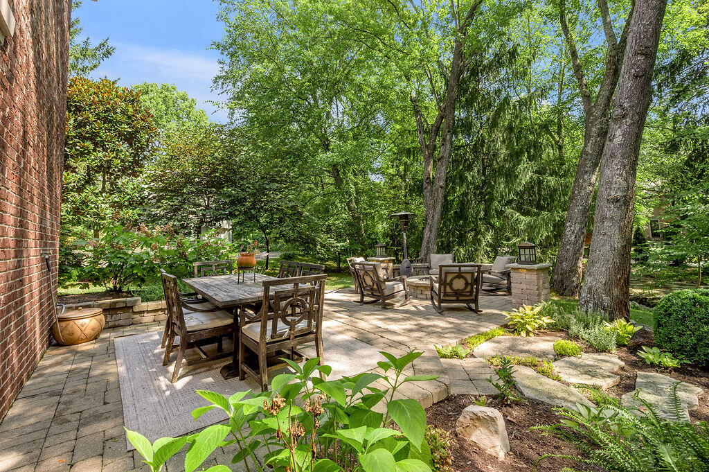 Lexington, Kentucky 40502, United States, 5 Bedrooms Bedrooms, ,5 BathroomsBathrooms,Residential,Active,227366