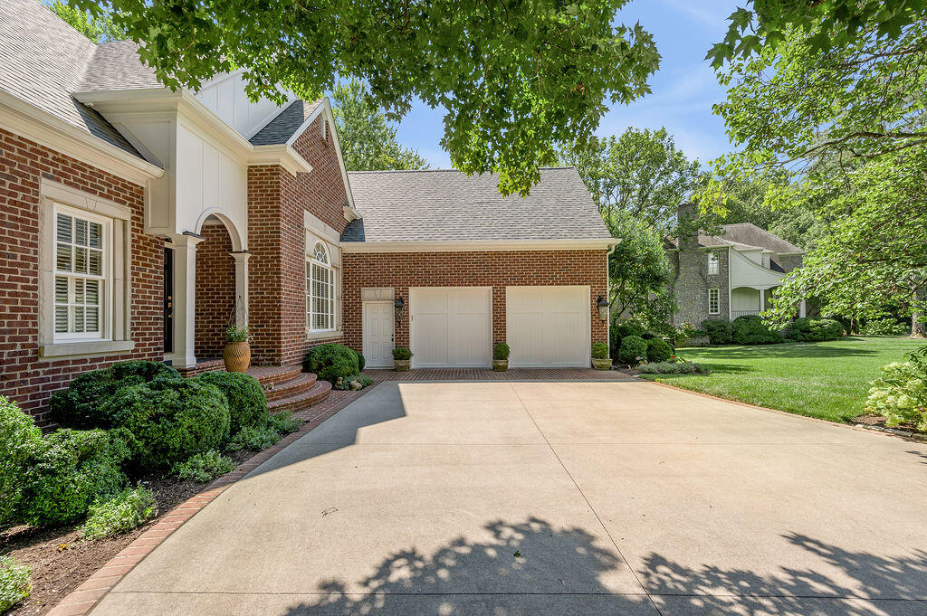 Lexington, Kentucky 40502, United States, 5 Bedrooms Bedrooms, ,5 BathroomsBathrooms,Residential,Active,227366