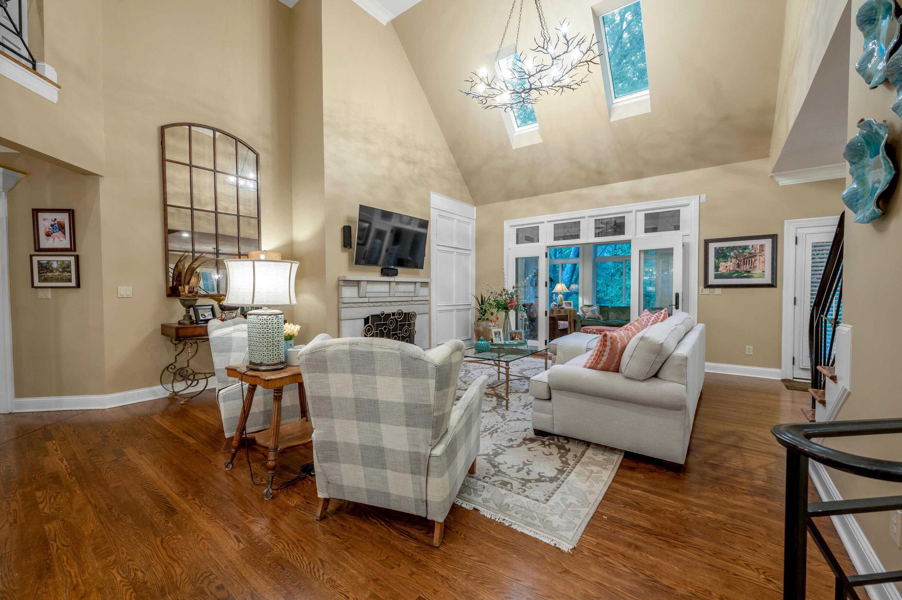 Lexington, Kentucky 40502, United States, 5 Bedrooms Bedrooms, ,5 BathroomsBathrooms,Residential,Active,227366