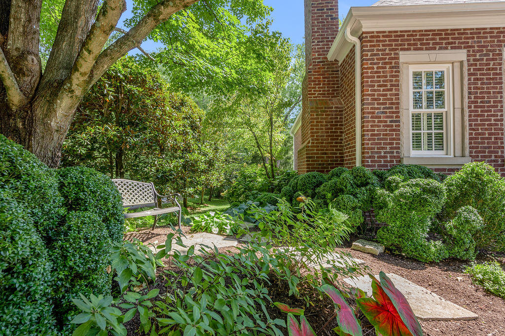 Lexington, Kentucky 40502, United States, 5 Bedrooms Bedrooms, ,5 BathroomsBathrooms,Residential,Active,227366