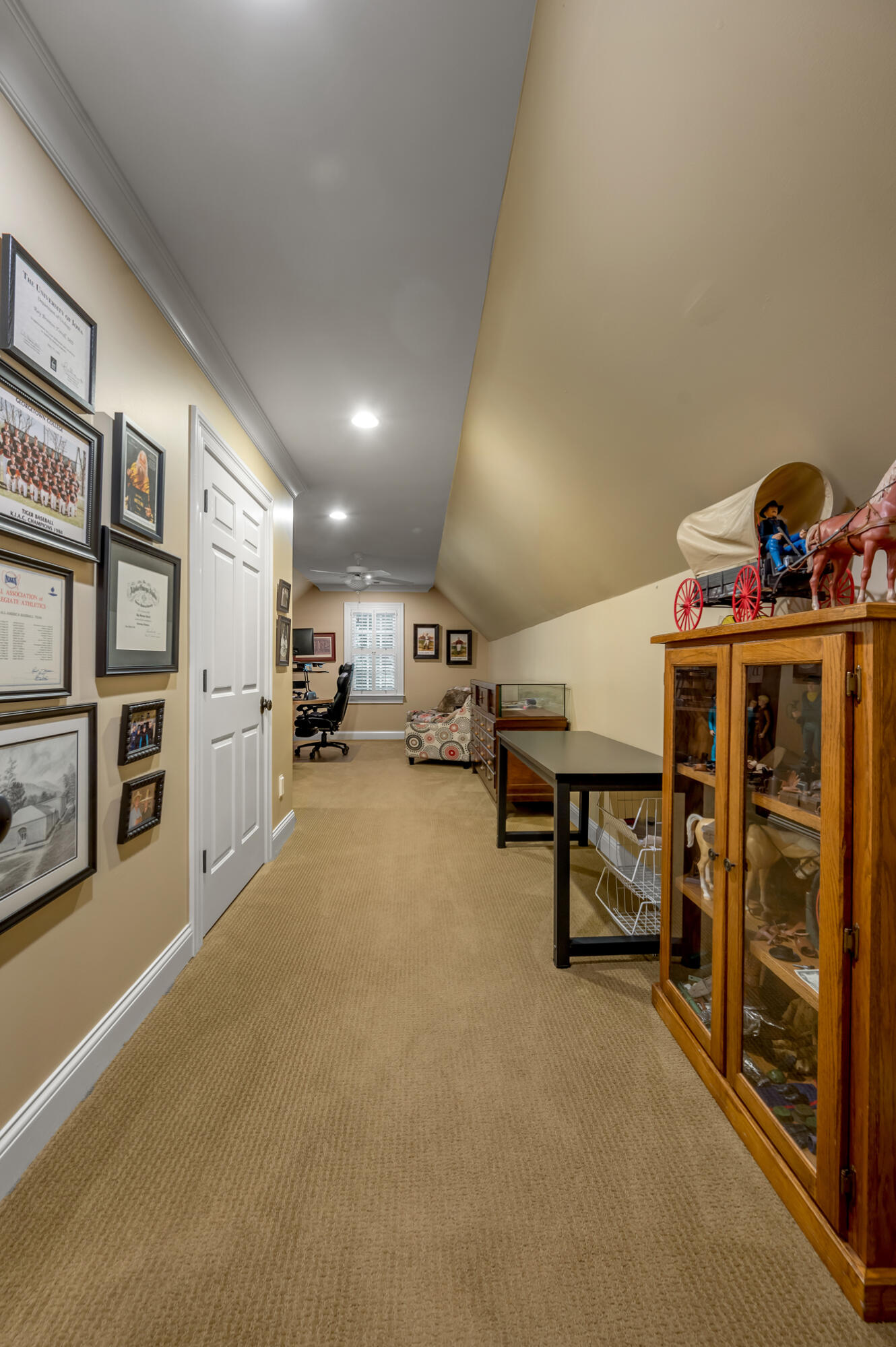 Lexington, Kentucky 40502, United States, 5 Bedrooms Bedrooms, ,5 BathroomsBathrooms,Residential,Active,227366