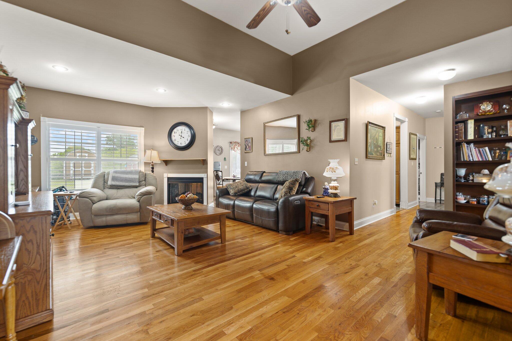 Richmond, Kentucky 40475, United States, 3 Bedrooms Bedrooms, ,2 BathroomsBathrooms,Residential,Active,129580