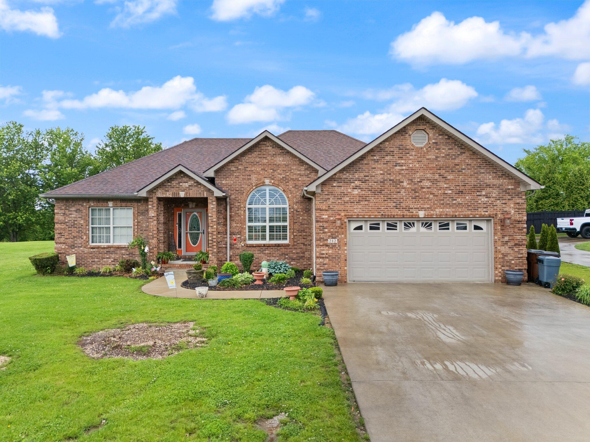 Richmond, Kentucky 40475, United States, 3 Bedrooms Bedrooms, ,2 BathroomsBathrooms,Residential,Active,129580