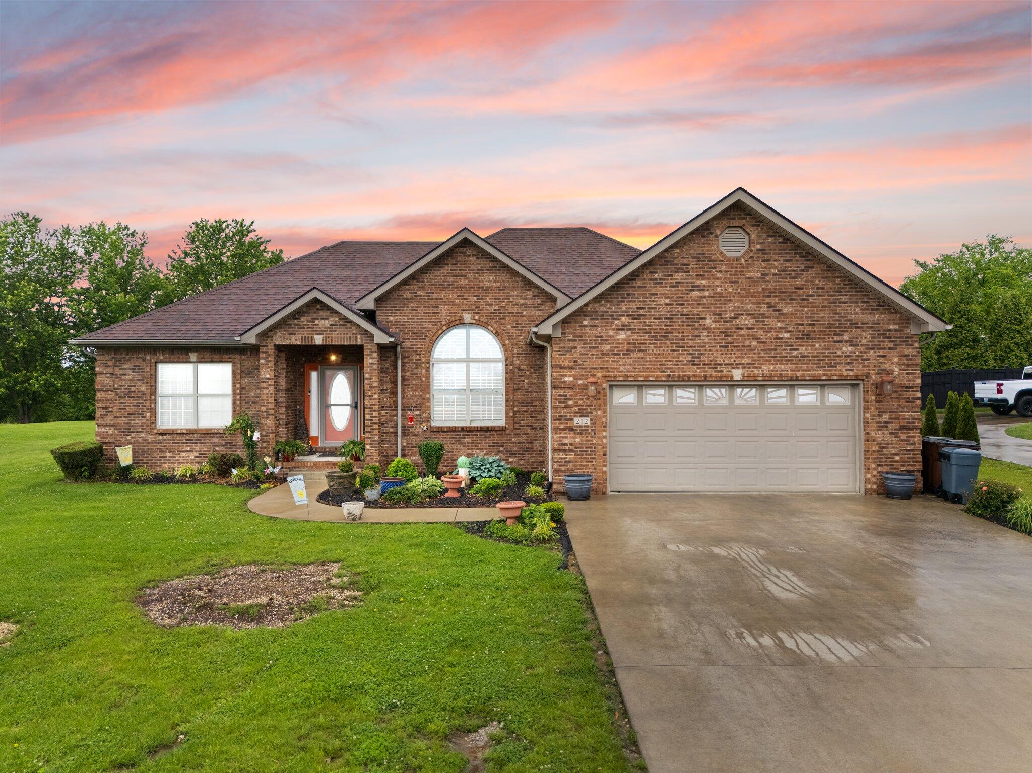 Richmond, Kentucky 40475, United States, 3 Bedrooms Bedrooms, ,2 BathroomsBathrooms,Residential,Active,129580