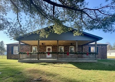 Photo of 341 Palomino Drive, Harrodsburg, KY 40330 (MLS # 25506482)