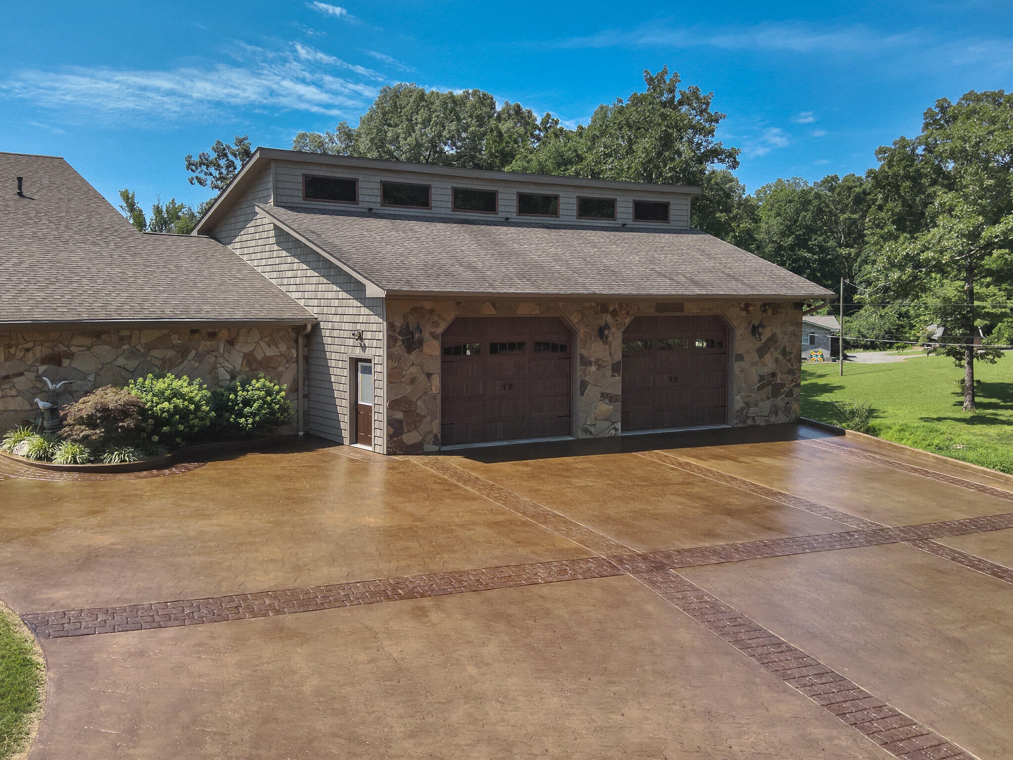 136 Lake Dr