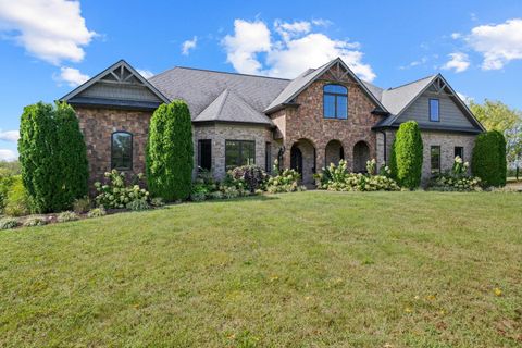 Photo of 350 Cave Run Circle, Versailles, KY 40383 (MLS # 25503287)