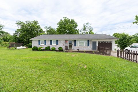 Property photo of 1105 Woodlake Road, Stamping Ground, KY 40379