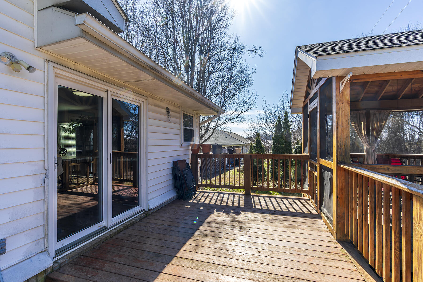 Berea, Kentucky 40403, United States, 3 Bedrooms Bedrooms, ,2 BathroomsBathrooms,Residential,Contingent,3409