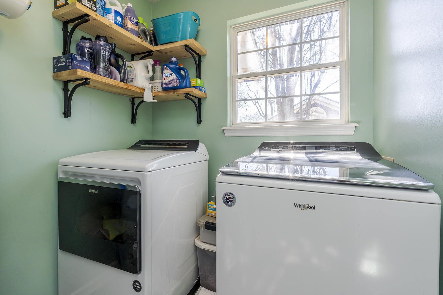 Berea, Kentucky 40403, United States, 3 Bedrooms Bedrooms, ,2 BathroomsBathrooms,Residential,Contingent,3409