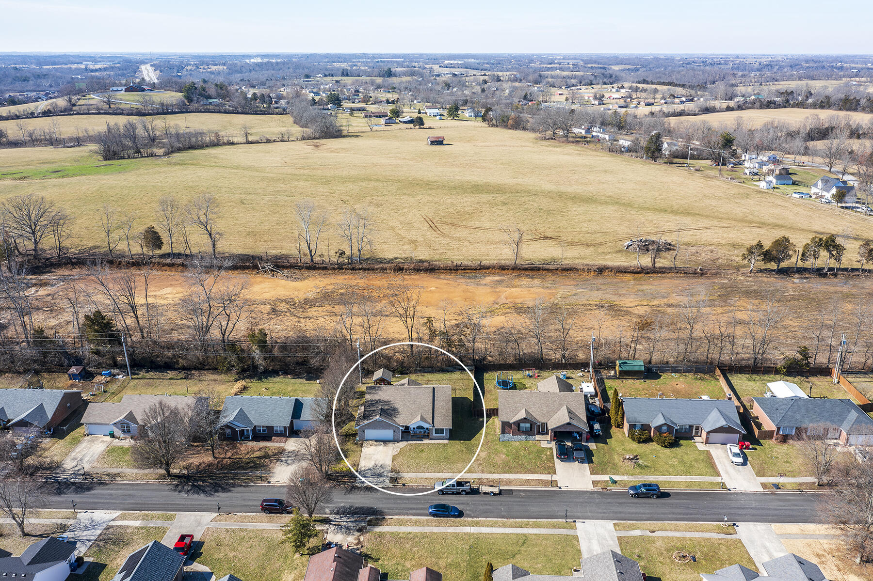 Berea, Kentucky 40403, United States, 3 Bedrooms Bedrooms, ,2 BathroomsBathrooms,Residential,Contingent,3409