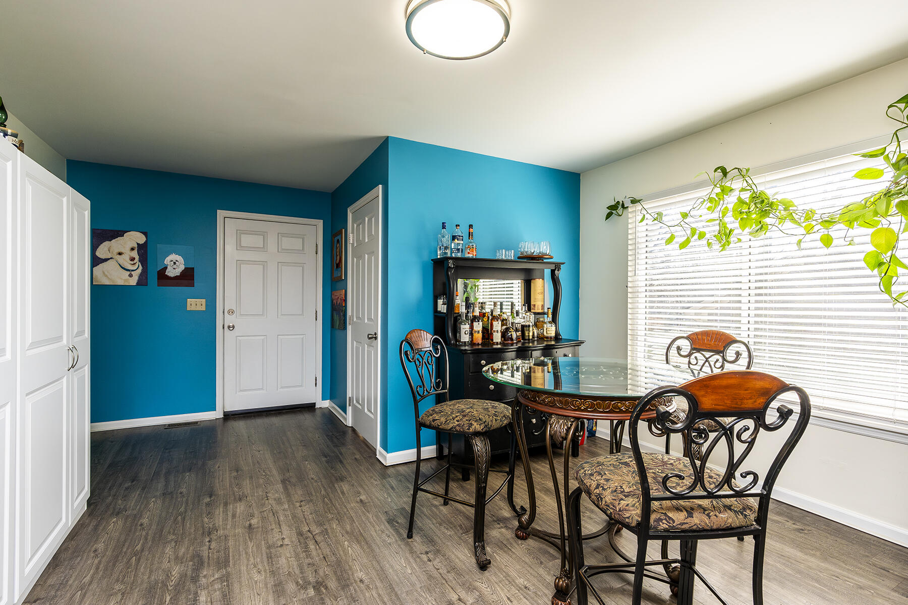 Berea, Kentucky 40403, United States, 3 Bedrooms Bedrooms, ,2 BathroomsBathrooms,Residential,Contingent,3409