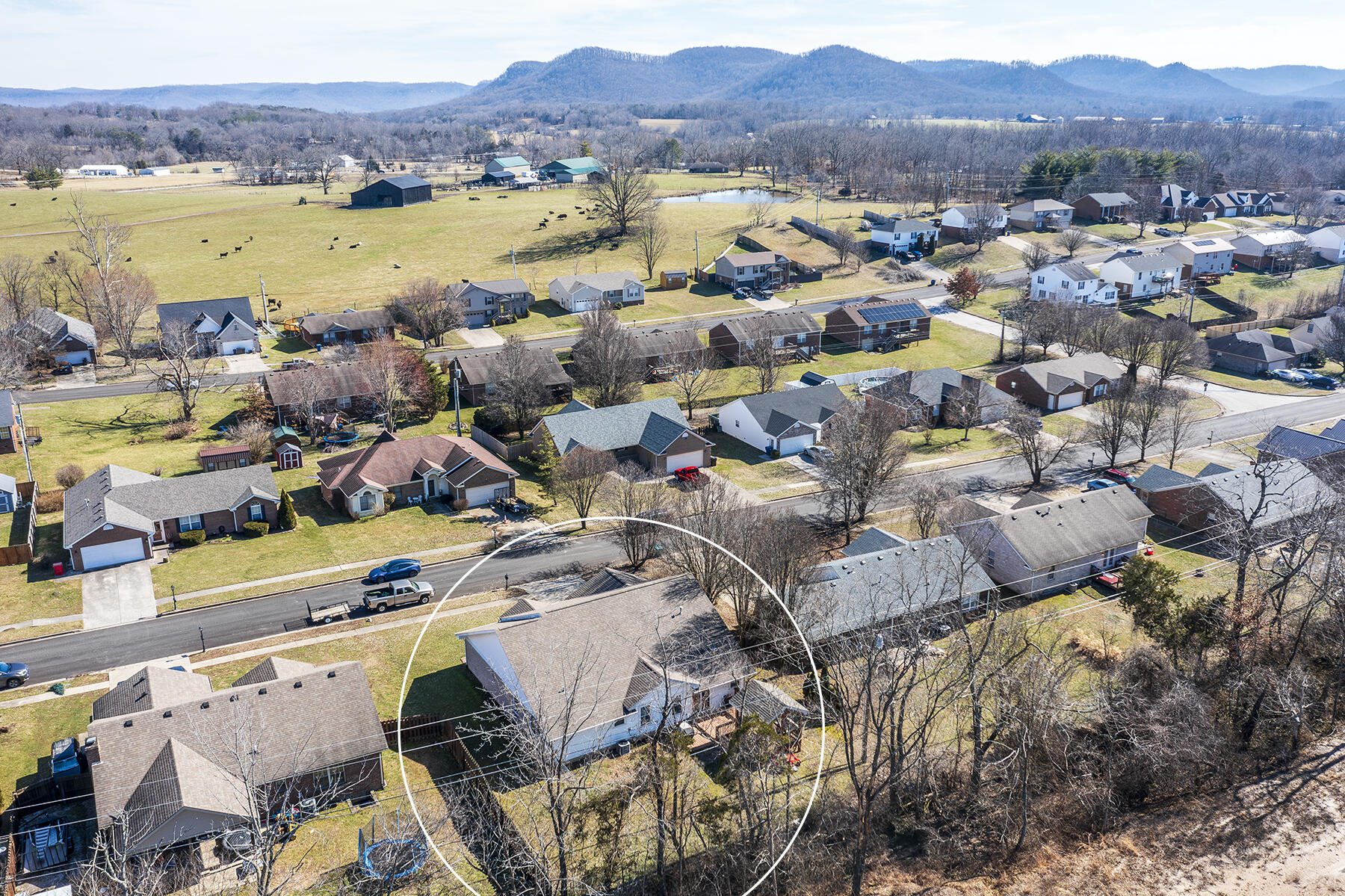 Berea, Kentucky 40403, United States, 3 Bedrooms Bedrooms, ,2 BathroomsBathrooms,Residential,Contingent,3409