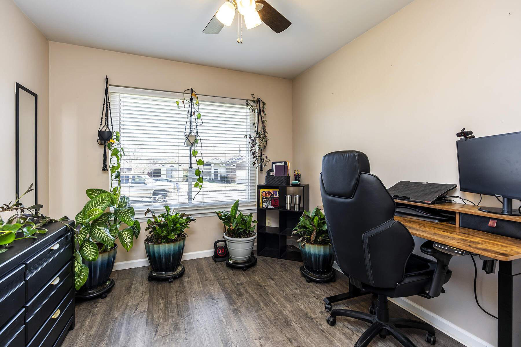 Berea, Kentucky 40403, United States, 3 Bedrooms Bedrooms, ,2 BathroomsBathrooms,Residential,Contingent,3409