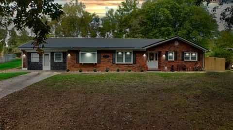 Photo of 3918 Hickory Hill Drive, Somerset, KY 42503 (MLS # 25503127)