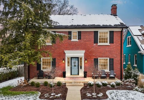 Photo of 401 Hart Road, Lexington, KY 40502 (MLS # 25507163)