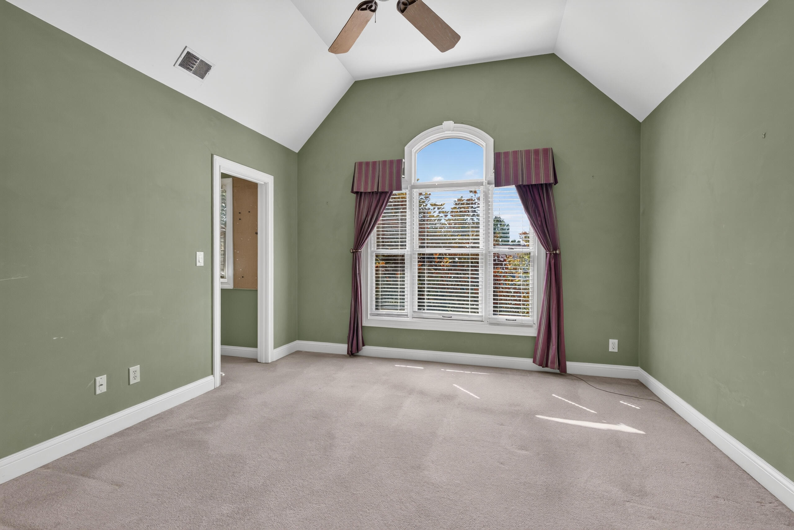 3609 Barrow Wood Ln, Lexington, KY, 40502, USA, 4 Bedrooms Bedrooms, ,4 BathroomsBathrooms,Residential,Pending,3609 Barrow Wood Ln,26021121