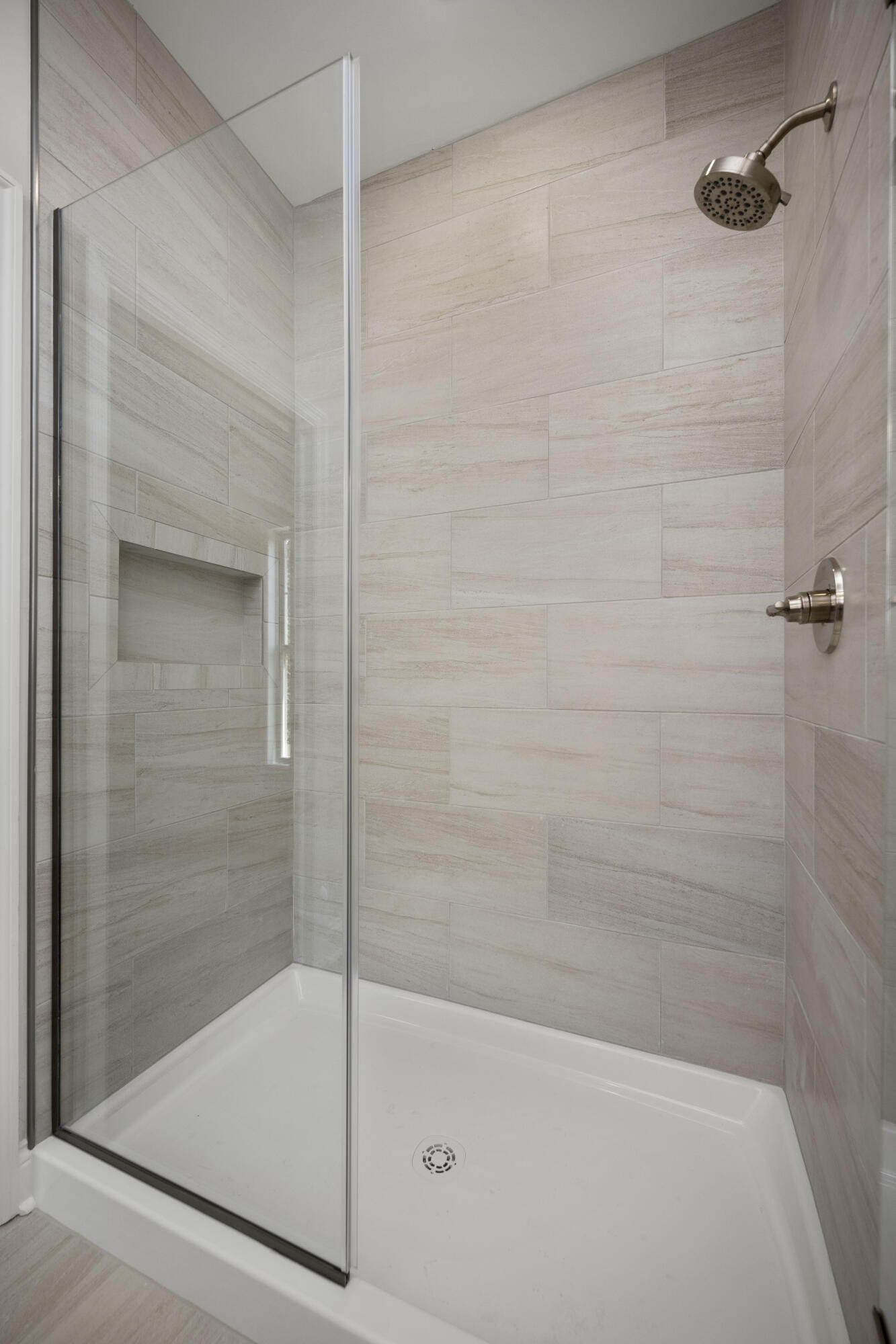 Richmond, Kentucky 40475, United States, 5 Bedrooms Bedrooms, ,3 BathroomsBathrooms,Residential,Active,124038