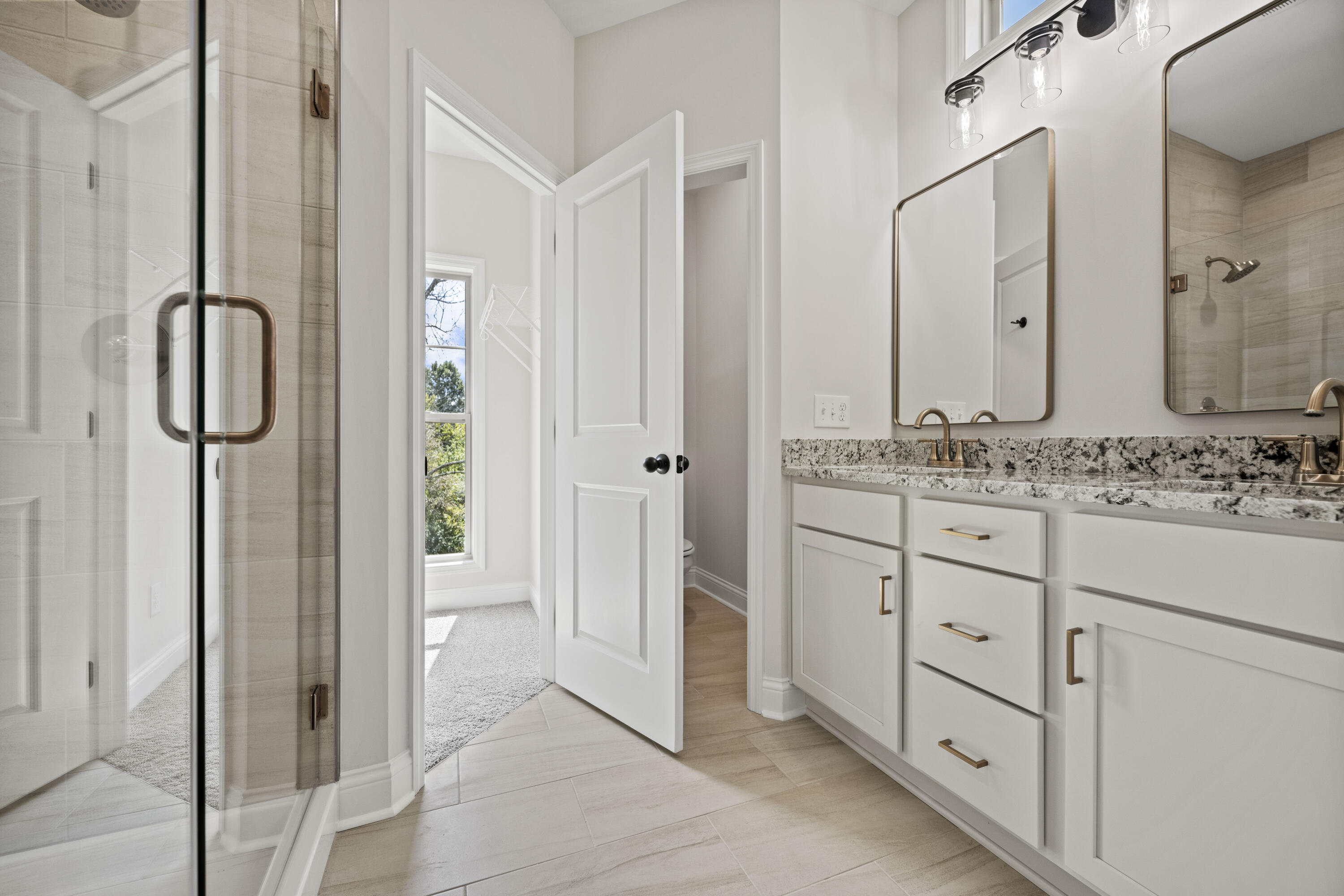 Richmond, Kentucky 40475, United States, 5 Bedrooms Bedrooms, ,3 BathroomsBathrooms,Residential,Active,124038