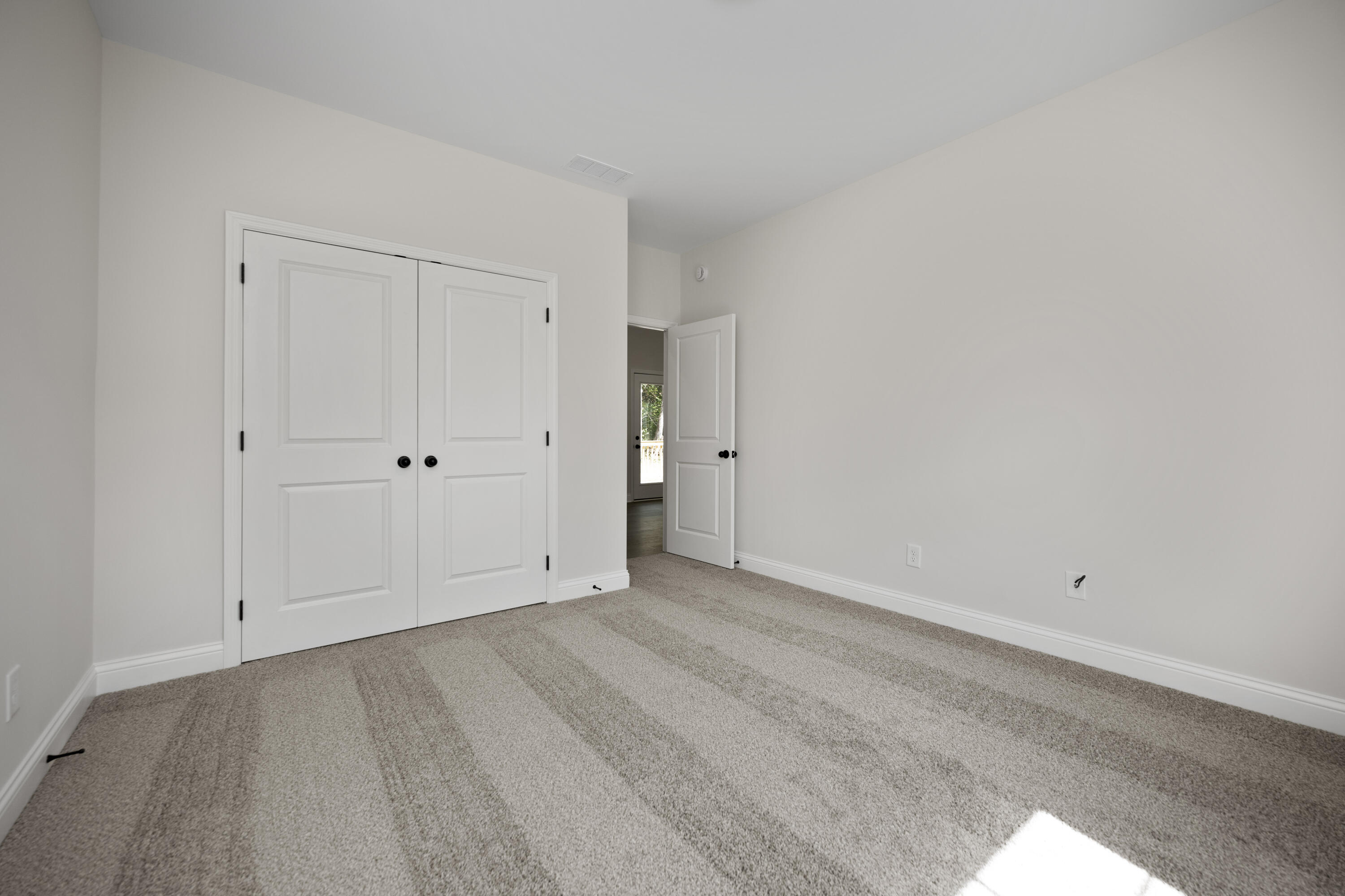 Richmond, Kentucky 40475, United States, 5 Bedrooms Bedrooms, ,3 BathroomsBathrooms,Residential,Active,124038