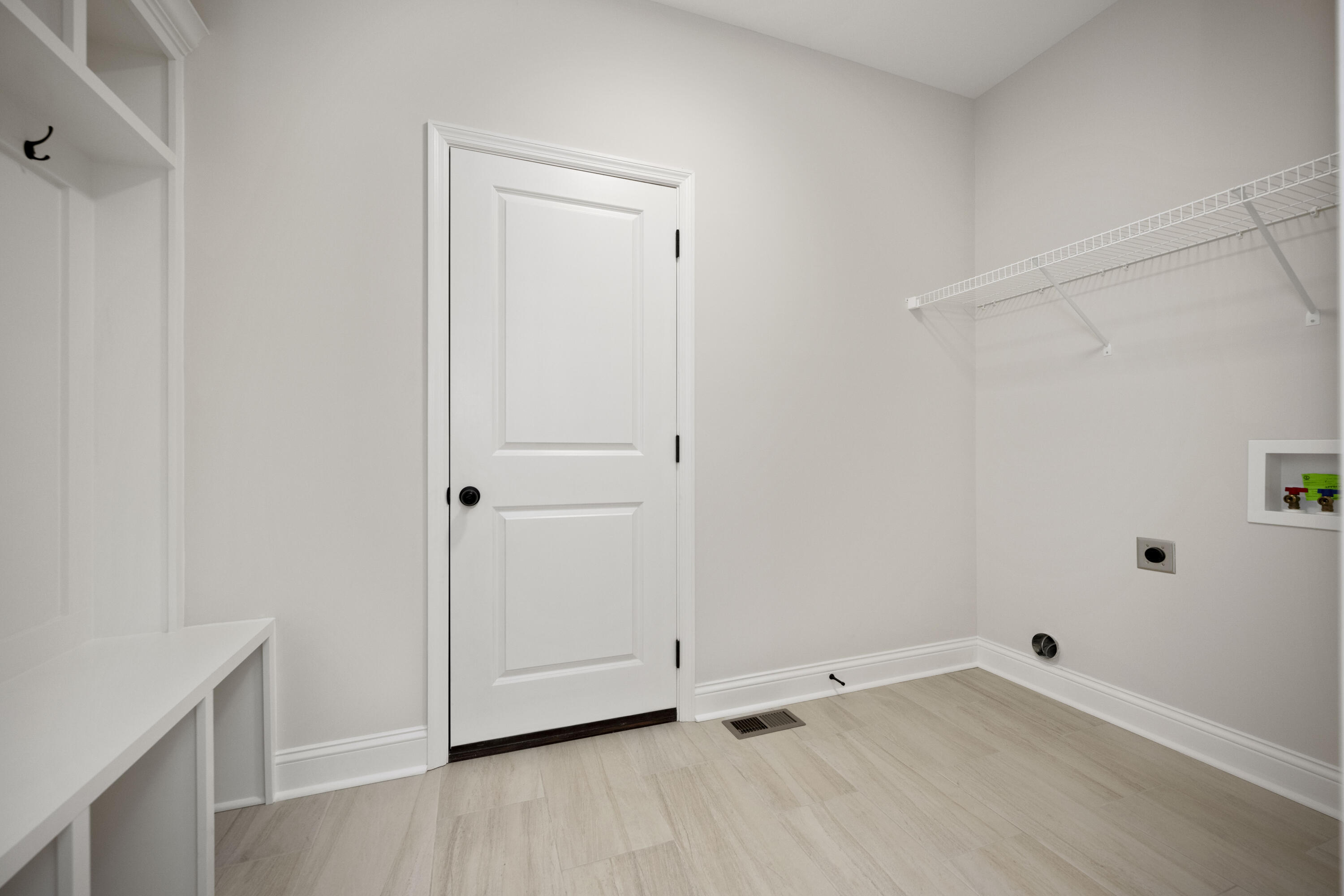 Richmond, Kentucky 40475, United States, 5 Bedrooms Bedrooms, ,3 BathroomsBathrooms,Residential,Active,124038