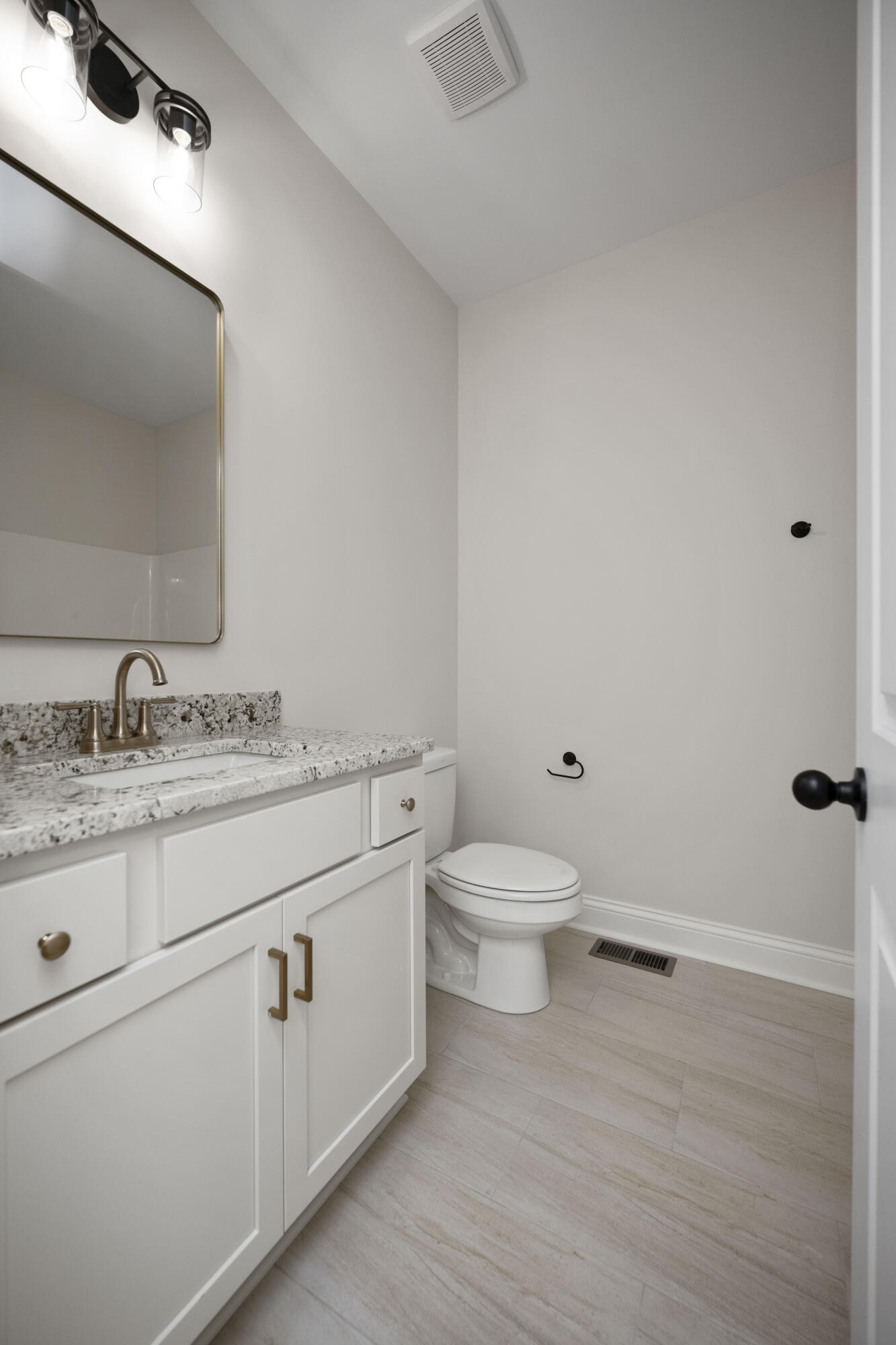 Richmond, Kentucky 40475, United States, 5 Bedrooms Bedrooms, ,3 BathroomsBathrooms,Residential,Active,124038