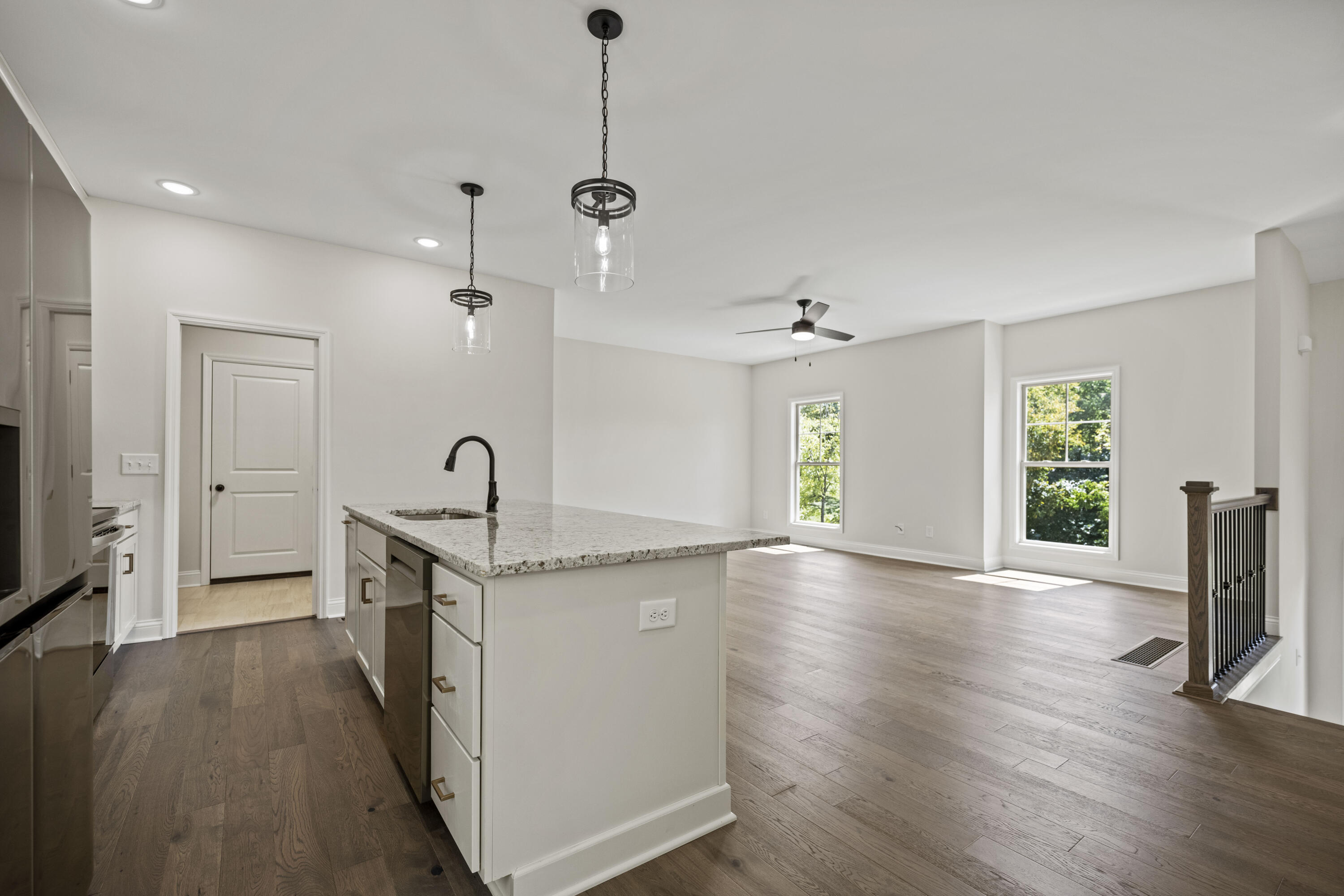 Richmond, Kentucky 40475, United States, 5 Bedrooms Bedrooms, ,3 BathroomsBathrooms,Residential,Active,124038