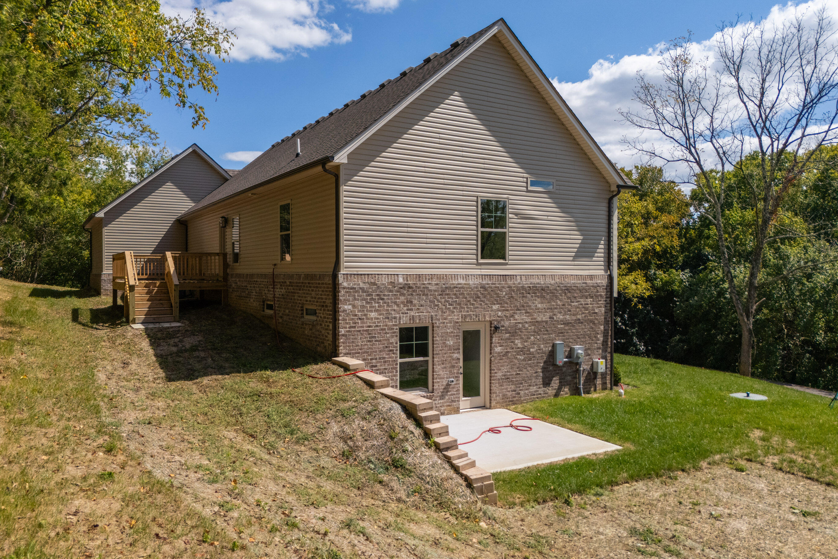 Richmond, Kentucky 40475, United States, 5 Bedrooms Bedrooms, ,3 BathroomsBathrooms,Residential,Active,124038