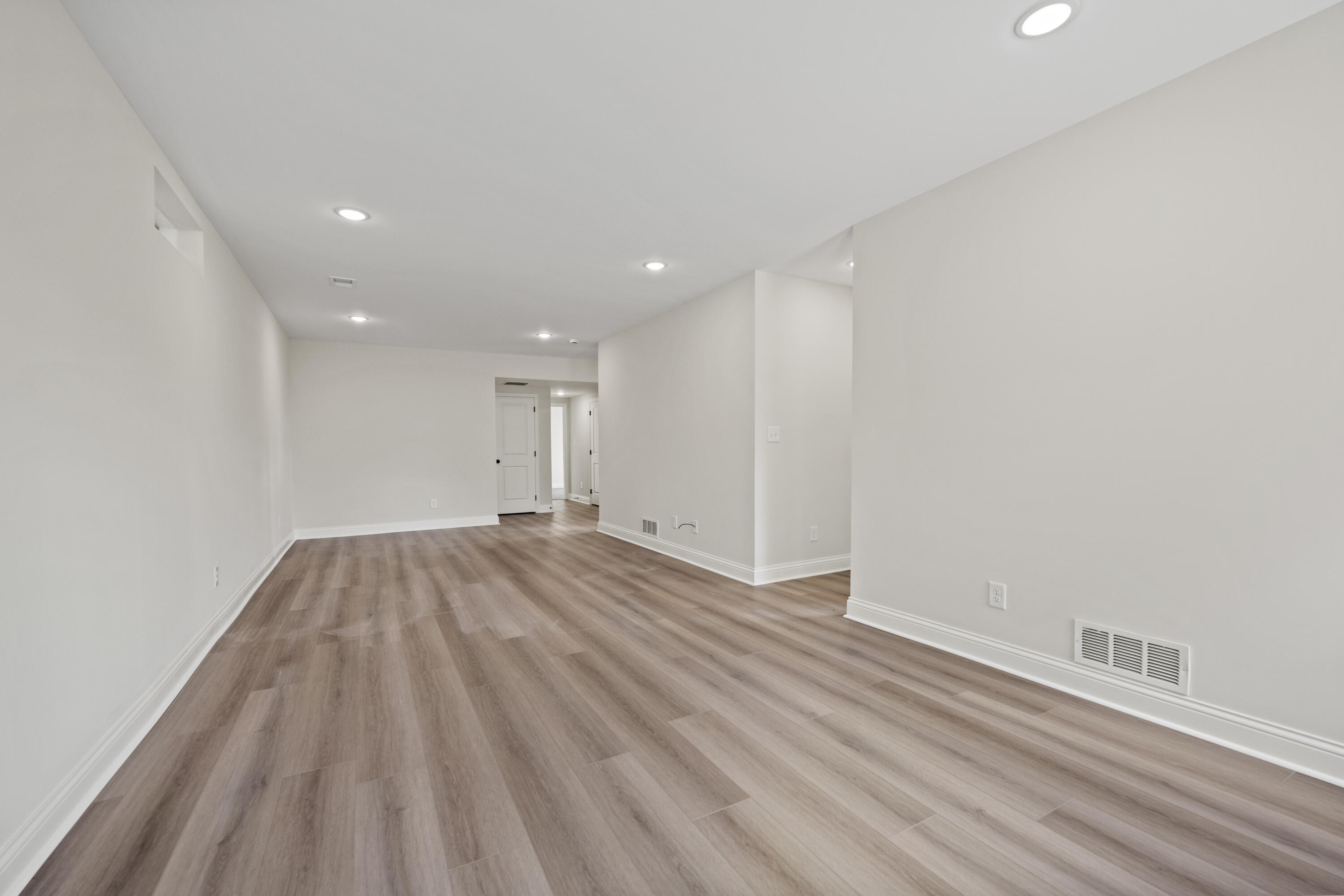 Richmond, Kentucky 40475, United States, 5 Bedrooms Bedrooms, ,3 BathroomsBathrooms,Residential,Active,124038