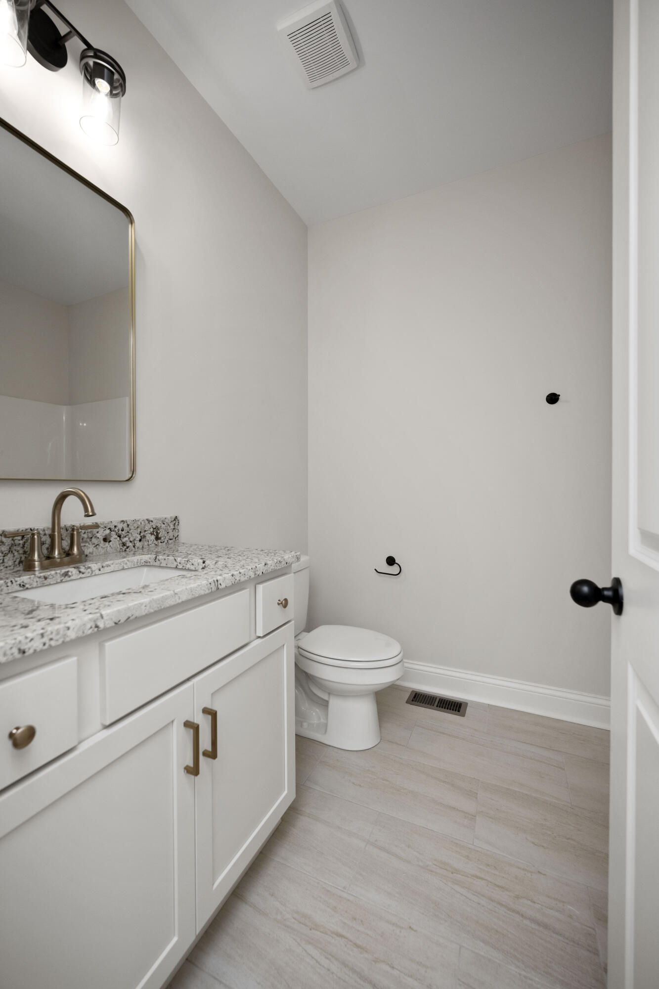 Richmond, Kentucky 40475, United States, 5 Bedrooms Bedrooms, ,3 BathroomsBathrooms,Residential,Active,124038