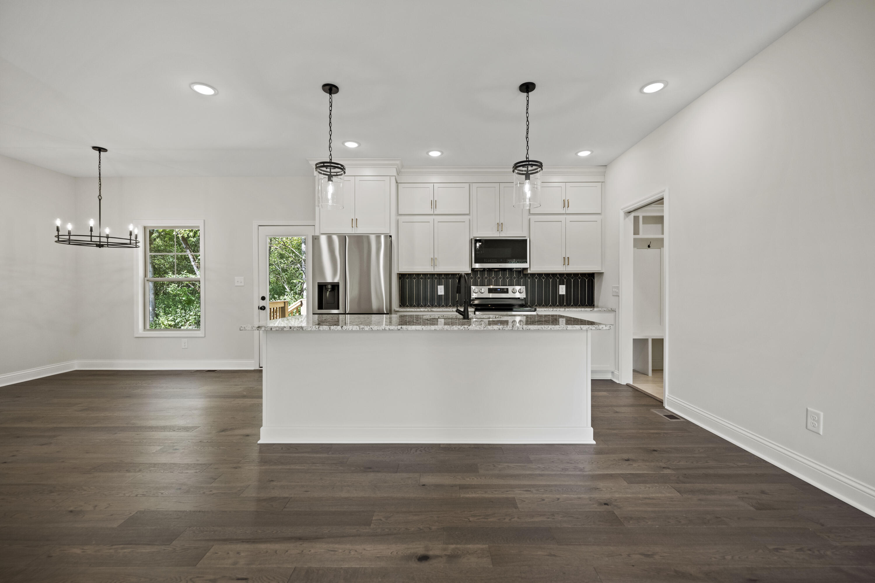 Richmond, Kentucky 40475, United States, 5 Bedrooms Bedrooms, ,3 BathroomsBathrooms,Residential,Active,124038