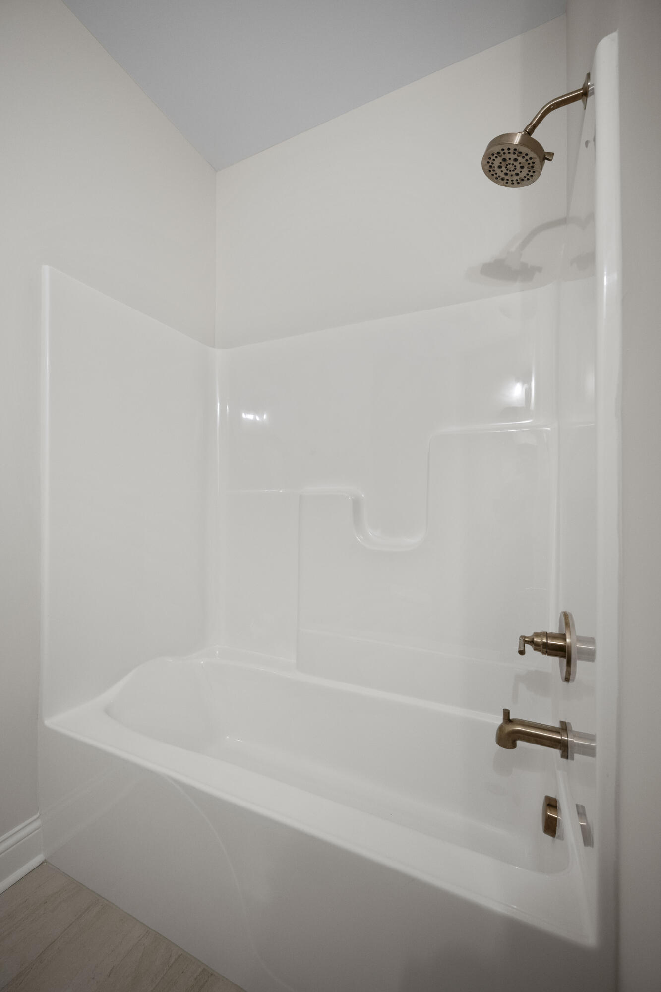 Richmond, Kentucky 40475, United States, 5 Bedrooms Bedrooms, ,3 BathroomsBathrooms,Residential,Active,124038