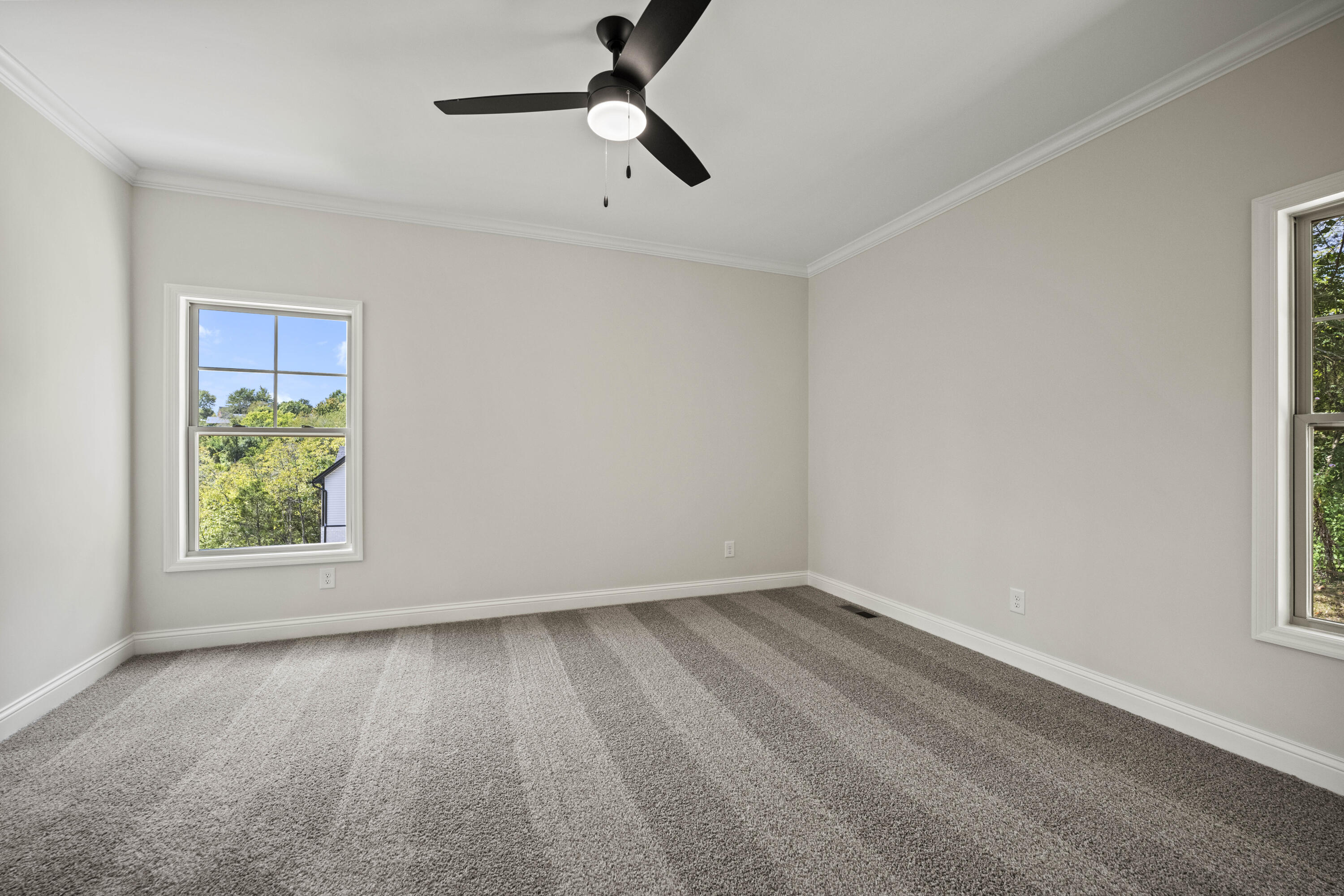 Richmond, Kentucky 40475, United States, 5 Bedrooms Bedrooms, ,3 BathroomsBathrooms,Residential,Active,124038