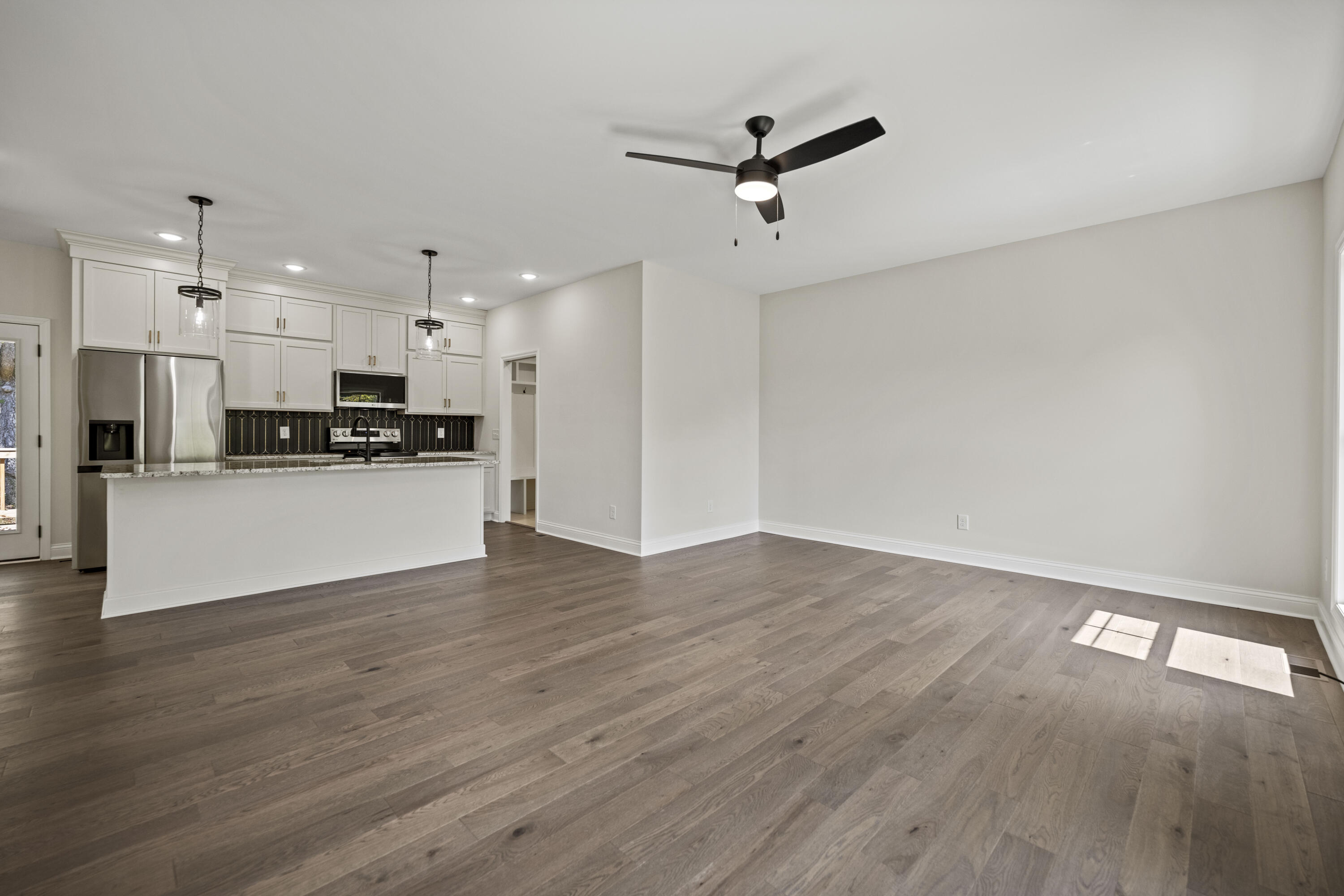 Richmond, Kentucky 40475, United States, 5 Bedrooms Bedrooms, ,3 BathroomsBathrooms,Residential,Active,124038